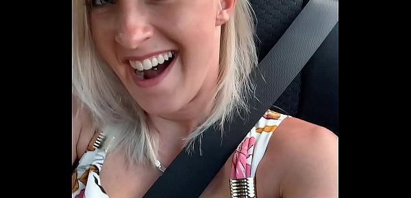  OMG! Secretly fingered to orgasm in the taxi.